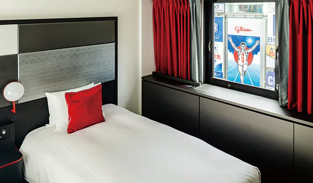 Cross Hotel Osaka 客房與道頓堀住宿情境，適合晚餐購物為主的父母旅行