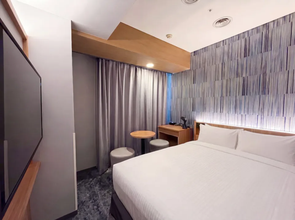 Hotel Gracery Sapporo twin guest room with window