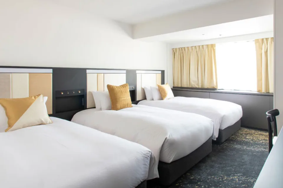 CROSS HOTEL OSAKA triple guest room with three beds
