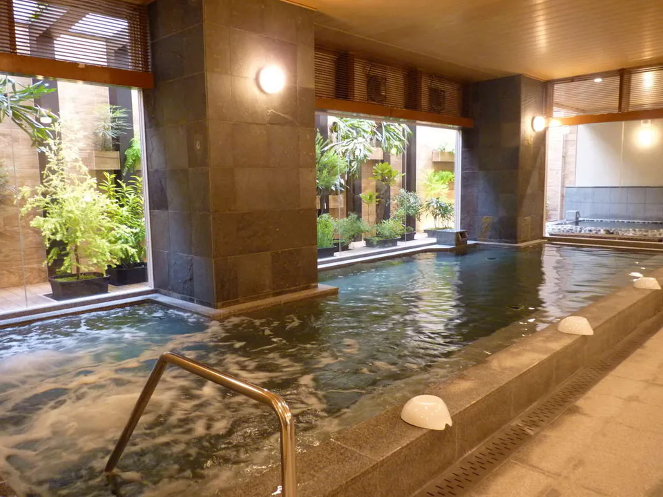 Grand bain thermal naturel du Nishitetsu Hotel CROOM Hakata