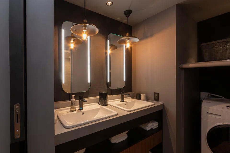 Double washbasin at Hotel Keihan Namba Grande for friends getting ready together