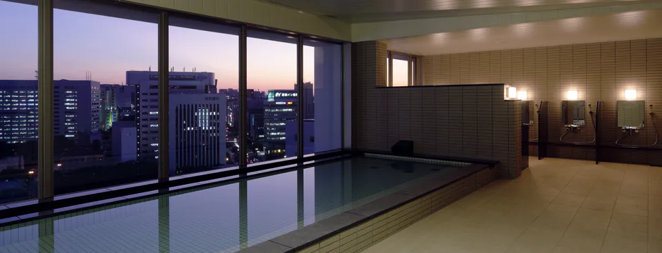 HOTEL RESOL TRINITY HAKATA for a Fukuoka food trip, comparing late-night Nakasu access and the walk back after dinner