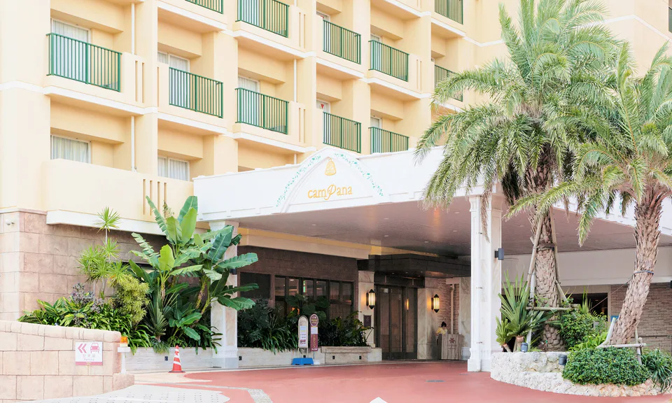 Vessel Hotel Campana Okinawa 차탄 외관, 친구 렌터카 여행의 무료 주차와 야간 생활권