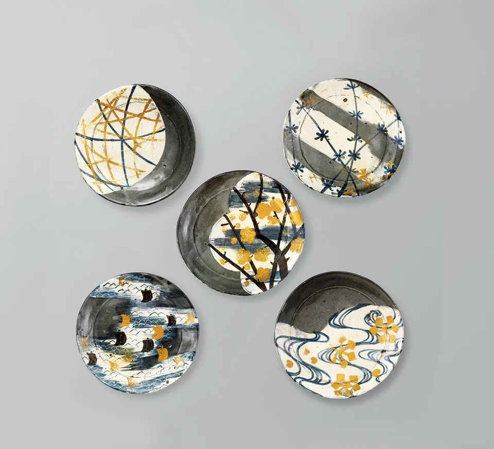 Ogata Kenzan dish in the Japanese ceramics gallery at Nezu Museum