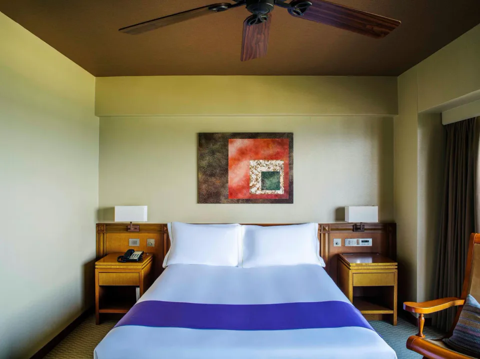 THE LUIGANS Spa and Resort Fukuoka double guest room with wood furnishings