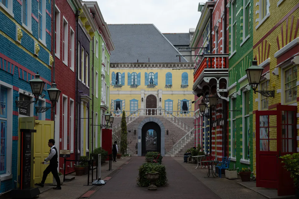 Indoor VR attraction at Huis Ten Bosch