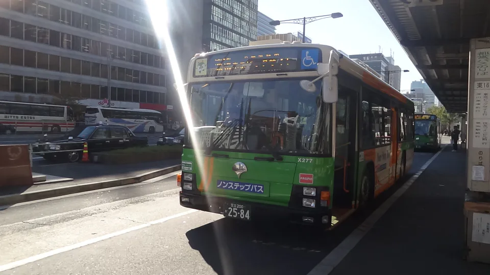 How to ride buses in Japan using front or rear doors, numbered tickets and IC cards