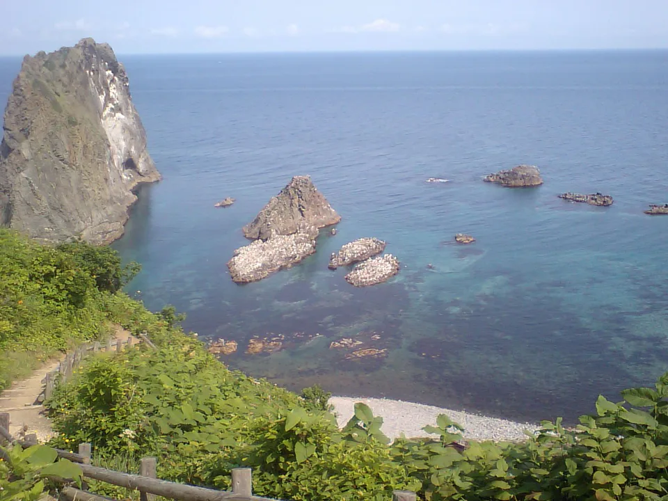 홋카이도 샤코탄반도 시마무이 해안의 실제 바다 풍경