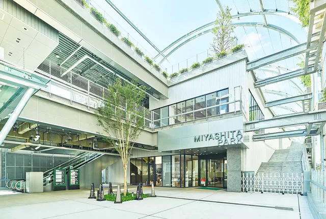 MIYASHITA PARK à Shibuya, au cœur d’un secteur où shopping, dîner et soirée peuvent s’enchaîner à pied