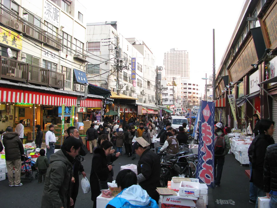 Tsukiji Outer Market for a Kappabashi vs Tsukiji knives, tableware and food comparison