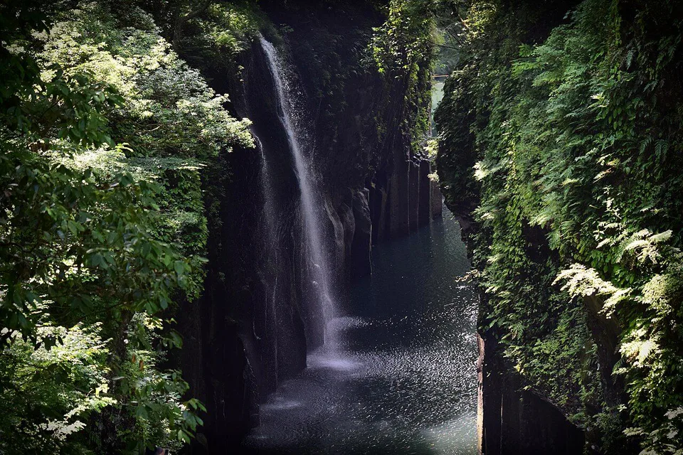 Takachiho Gorge showing why a seven-day Kyushu itinerary should choose one remote foliage branch rather than several