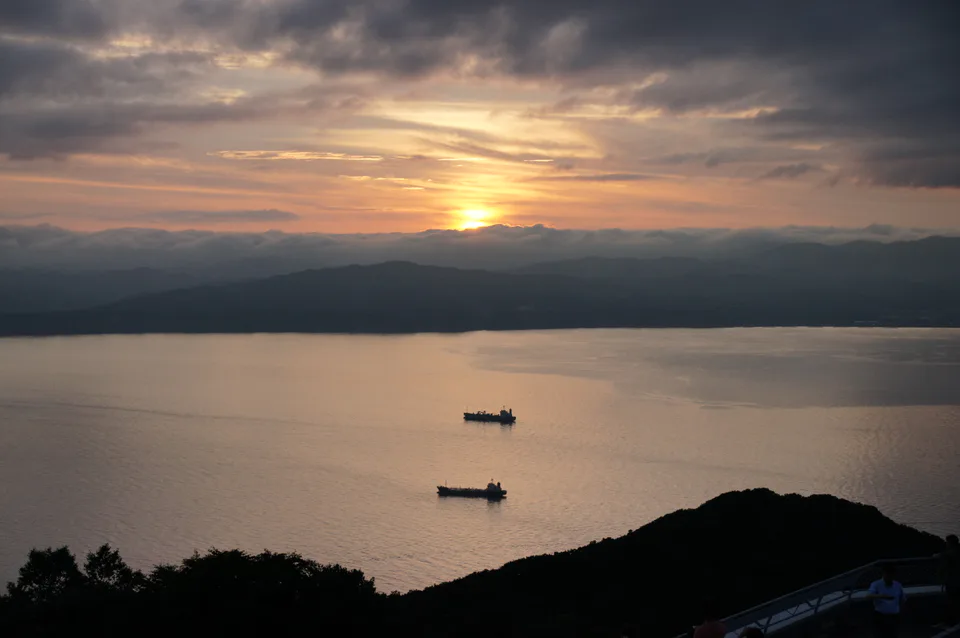 Vue urbaine du mont Hakodate et alternatives pendant la suspension de la télécabine en 2026