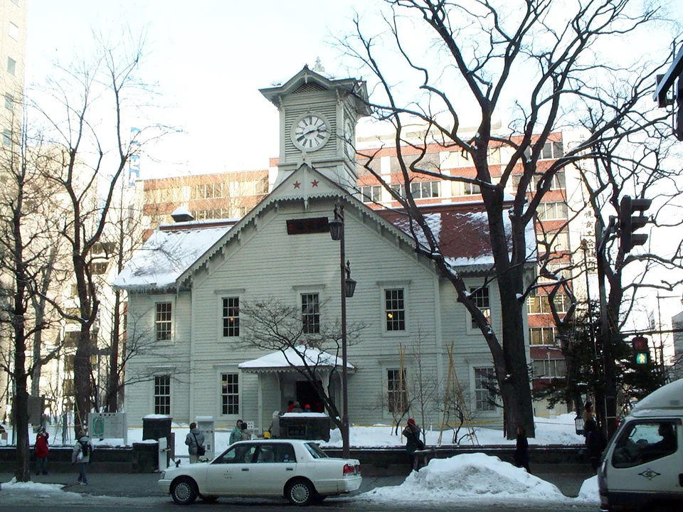 札幌拉麵小團集合點札幌鐘樓冬季外觀