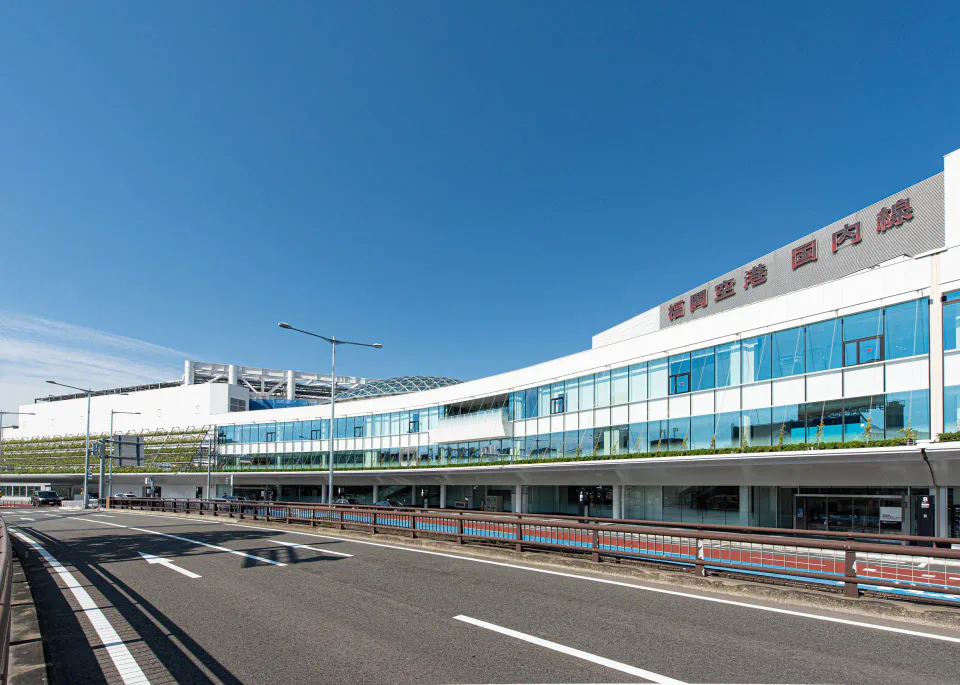 THE LUIGANS 福岡住宿的建築外觀與周邊景觀