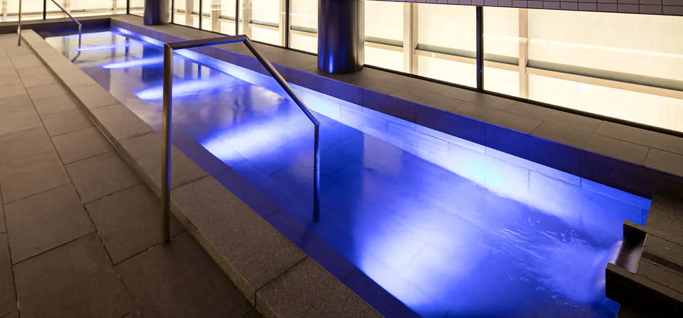 อ่างอาบน้ำรวมชั้น 18 ของ Hotel Intergate Osaka Umeda สำหรับนักเดินทางคนเดียวที่กลับโรงแรมหลังเดินทั้งวัน