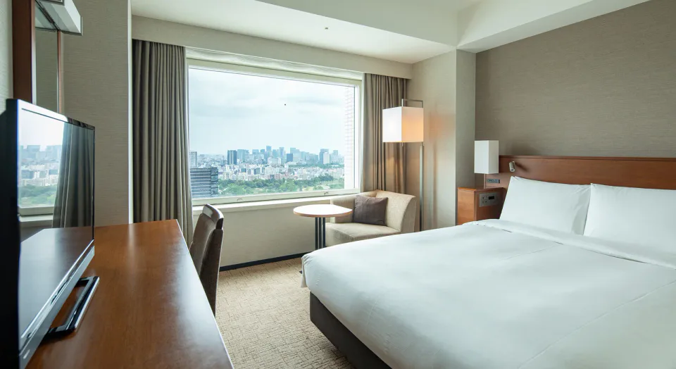 Hotel Century Southern Tower scenic king room with window seating