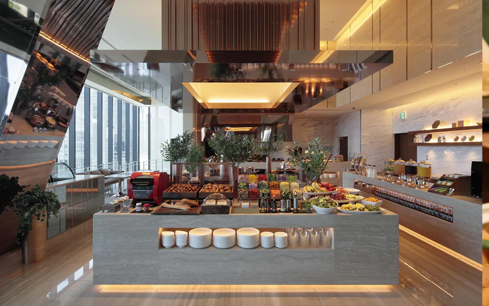 Scène du petit-déjeuner au 17ème étage de CANDEO HOTELS Osaka The Tower