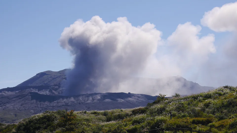Aso Nakadake volcanic scenery; crater access is currently restricted under Volcanic Alert Level 3