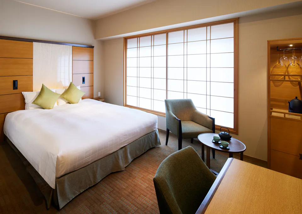 Le grand bain public et l'espace de repos de l'Hotel Niwa Tokyo