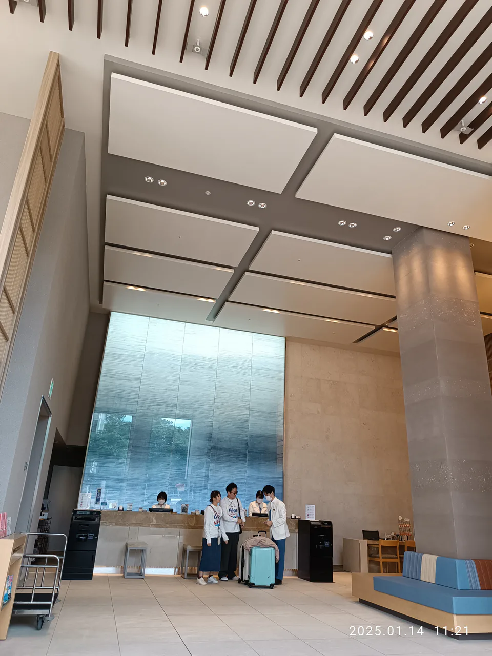 Hall d’hôtel moderne à Okinawa