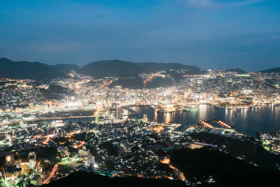 Nagasaki City, Huis Ten Bosch and Unzen accommodation base comparison