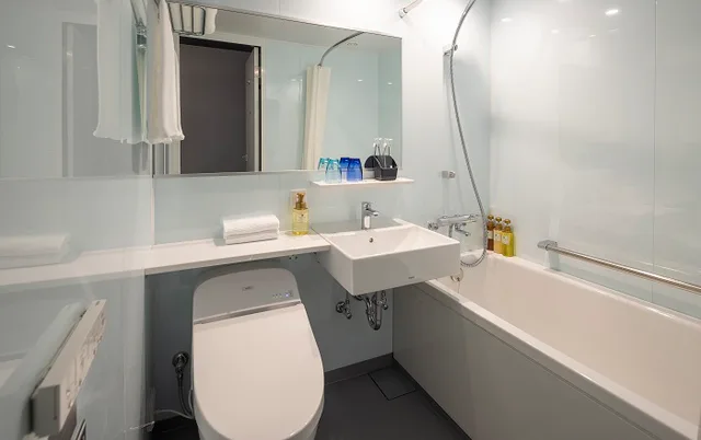 Hotel Intergate Osaka Umeda 객실 욕실과 당일치기 후 회복 동선