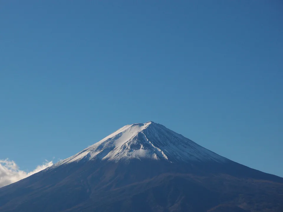 Lake Kawaguchiko and Mount Fuji in autumn illustrating when a destination overnight is better than repeated Tokyo day trips