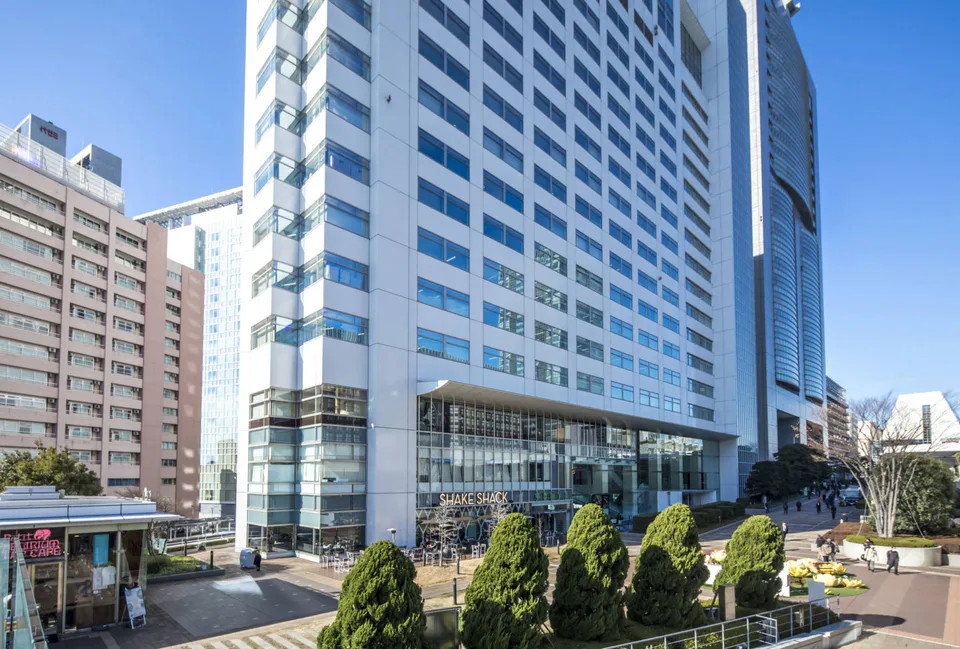 Façade de l’hôtel Century Southern Tower à Shinjuku