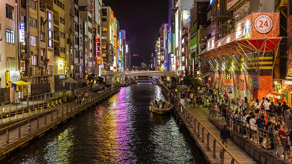 Pour les spectateurs assistant à un concert à Zepp Namba, profiter de la vie nocturne de Namba et de votre hébergement dans la même base permet de mieux apprécier la soirée.