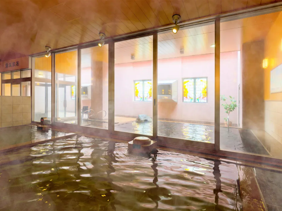 พื้นที่ออนเซ็นธรรมชาติของ Hotel WBF Grande Asahikawa สำหรับใช้หลังกลับจากเที่ยวรอบฮอกไกโดตอนเหนือ