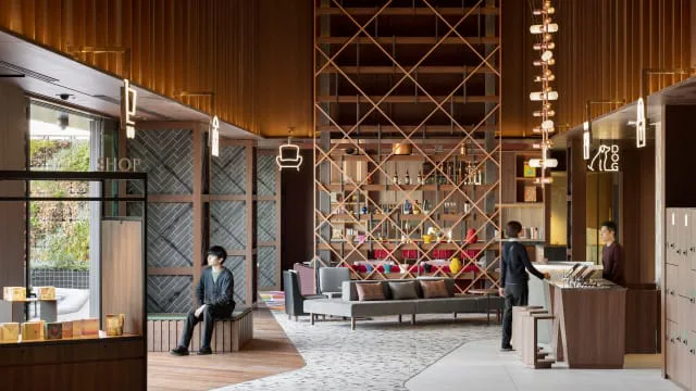 OMO5 โตเกียวโกะดันดะ OMO Base พื้นที่สาธารณะบนชั้นสูงและทิวทัศน์เมืองโตเกียว