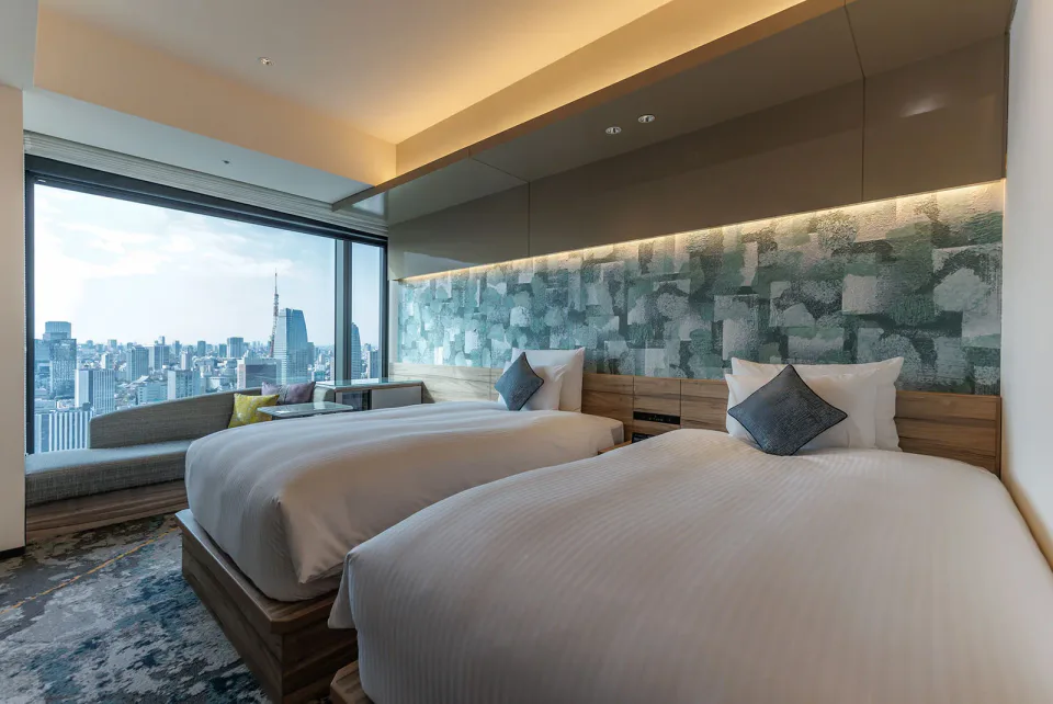 THE BLOSSOM HIBIYA superior twin room with a high-floor Shimbashi city view