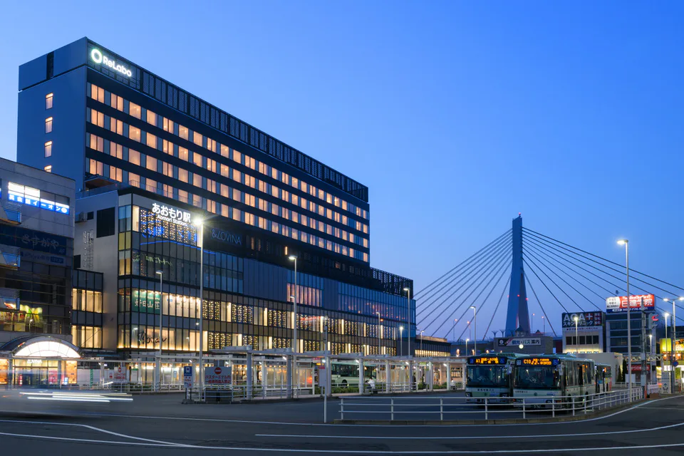 ReLabo Medical Spa & Stay เชื่อมต่อกับอาคาร Aomori Station ฝั่ง East Exit