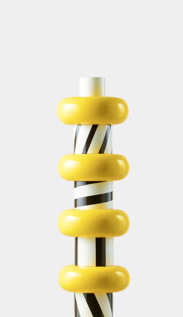 Œuvre de design jaune de Sottsass au musée Artizon