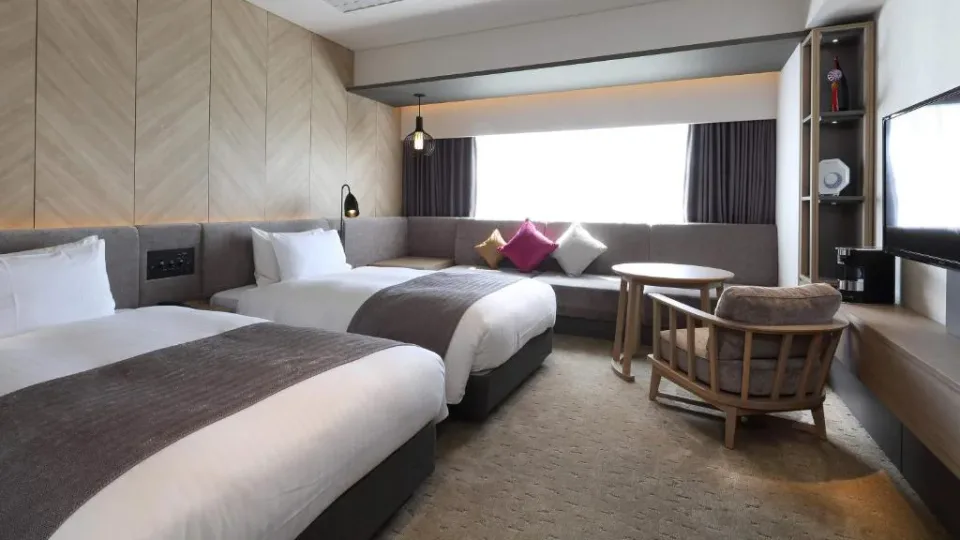 Solaria Nishitetsu Hotel Fukuoka twin guest room with window seating
