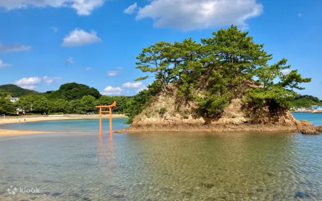 Ferry entre Kōnominate et Ōshima dans la région de Munakata