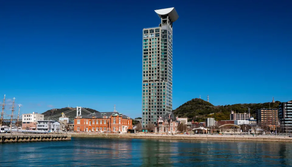 모지코 레트로 전망대에서 바라본 간몬 해협과 시모노세키 방향의 전망