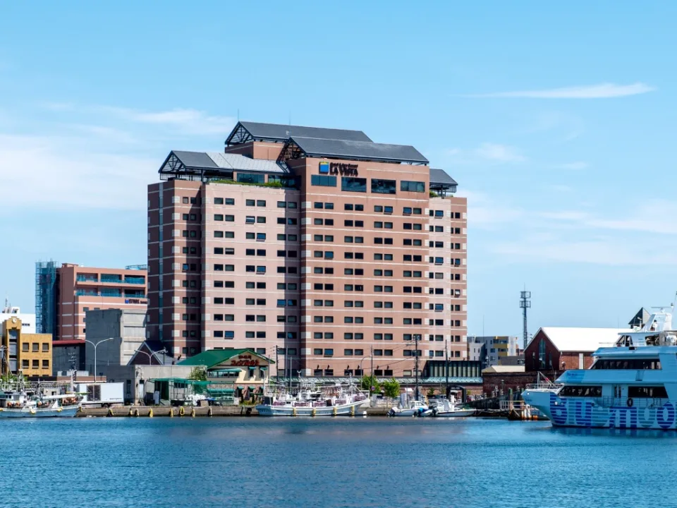 La Vista Hakodate Bay|Hébergement à Hakodate Bay : faut-il accepter 15 minutes de marche pour un onsen sur le toit ?
