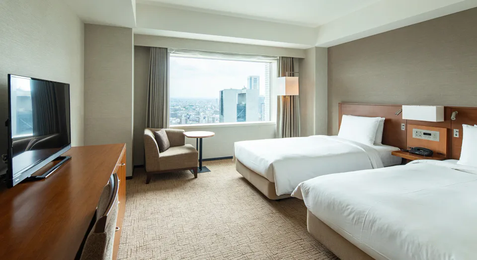 Hotel Century Southern Tower twin room with wide Shinjuku view