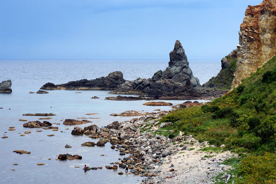積丹半島島武意海岸透明海水與海岸線
