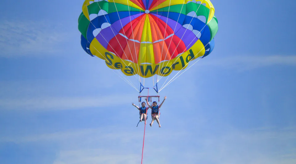Parasailing et bateau à Okinawa : corde, hauteur et durée de vol sont trois mesures différentes