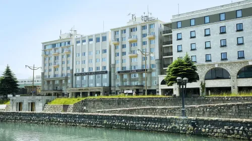 Hotel Sonia Otaru exterior by the canal for evaluating canal-view rooms, rooftop onsen and the station walk