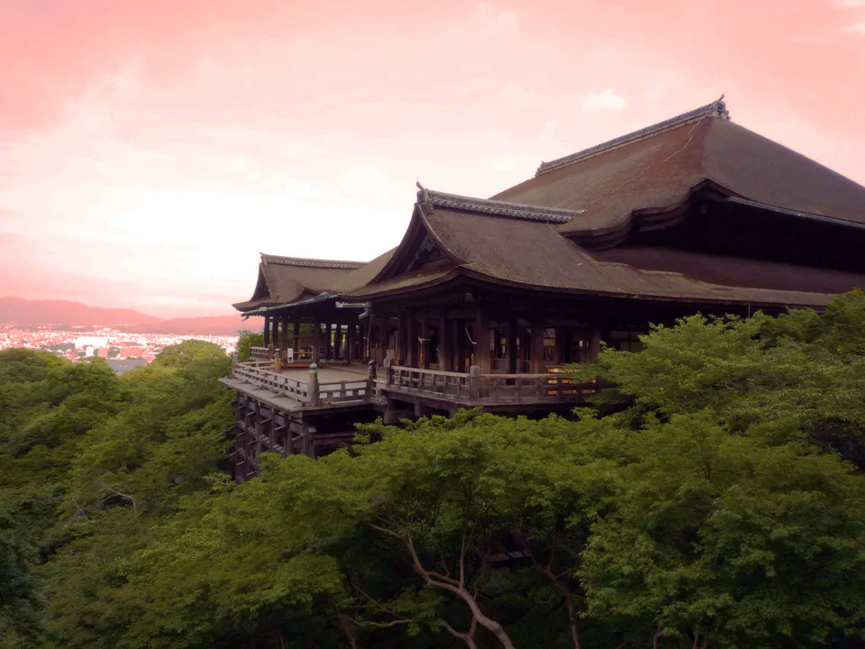 Japan May Weather: Tokyo Warms Up, Kyoto Nears Summer, and Okinawa Turns Rainy