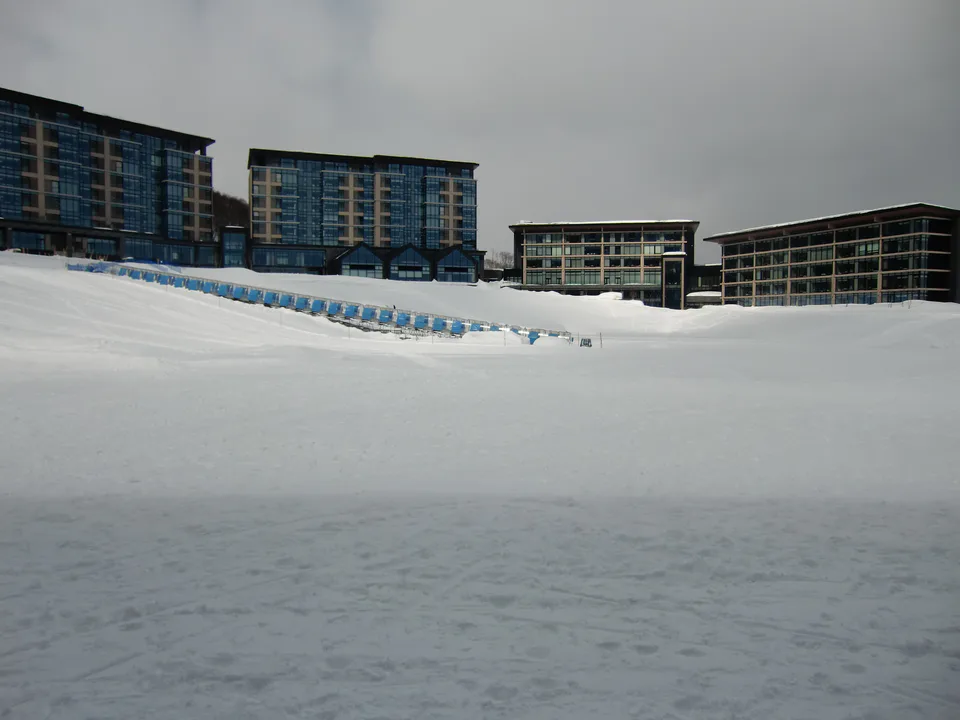 HANAZONO beginner ski area and Park Hyatt Niseko, illustrating the premium resort-style side of Niseko accommodation