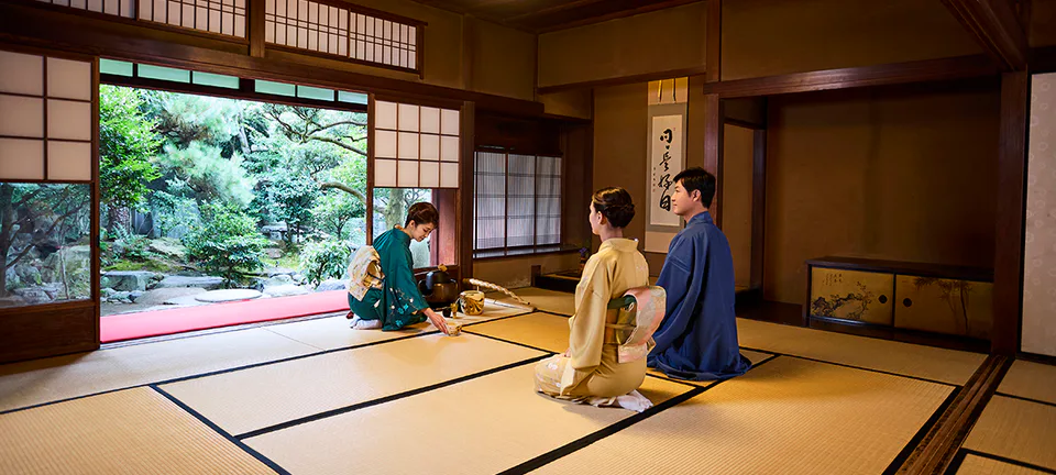 Kyoto Tea Ceremony Guide: MAIKOYA Kimono, Etiquette and Booking