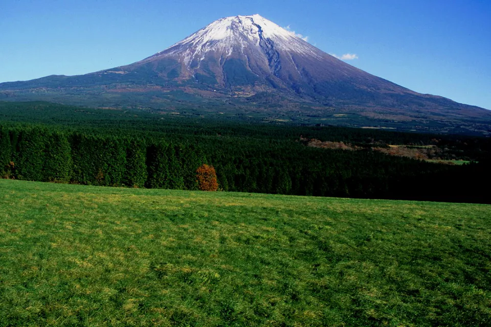 Asagiri Kogen below Mount Fuji. Total paragliding experience time and actual airborne time are not the same thing.