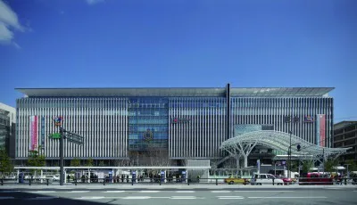 JR Hakata Station : garder la nuit à Fukuoka protège un vol matinal ou un départ longue distance en shinkansen
