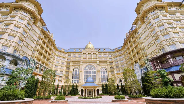 Tokyo Disneyland Hotel vs Toy Story Hotel: Which Is Worth Paying For?