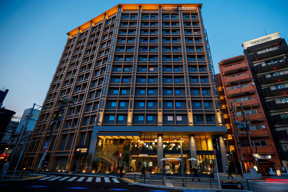 เปรียบเทียบร้านอาหารและพื้นที่รับประทานอาหารใน Solaria กับ ONE FUKUOKA HOTEL