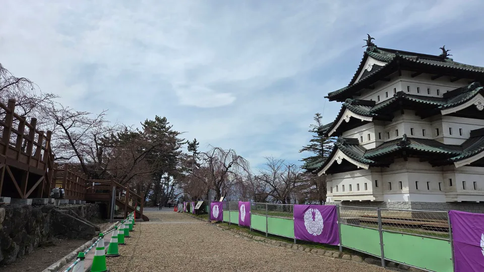 Trajet de construction du donjon et du Honmaru du château de Hirosaki en 2026